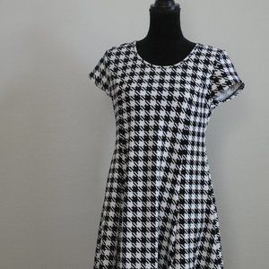 Wilde Houndstooth Dress